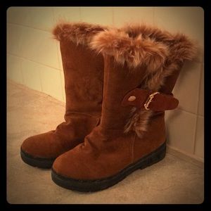 Anne Klien brown with gold strap boots